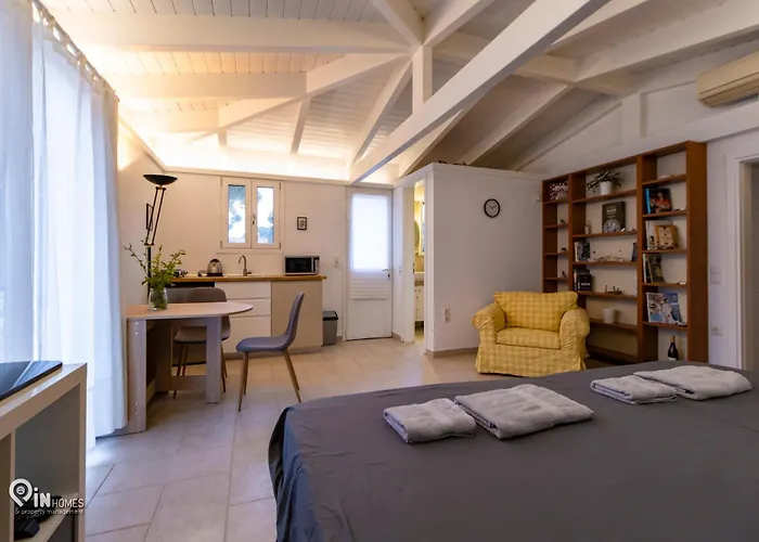 \'Alexander\' Seaside House With View In Nea Makri